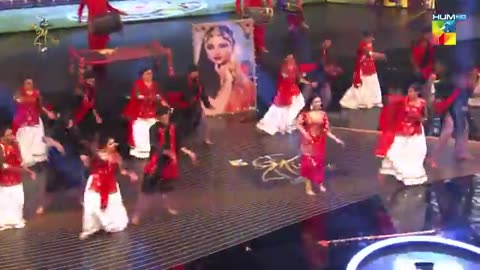𝑯𝒖𝒎𝒂𝒊𝒎𝒂_𝑴𝒂𝒍𝒊𝒌_Pays_Tribute_to_the_legend_𝐀𝐧𝐣𝐮𝐦𝐚𝐧_𝐣𝐞𝐞_at_HUM_21st_Lux_Style_Awards_#LSA2022