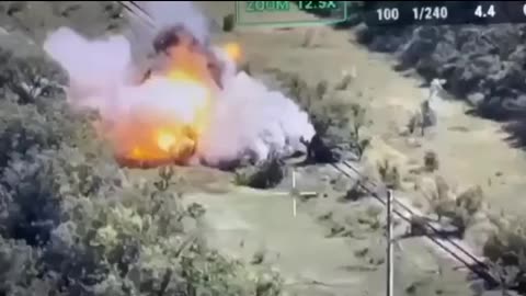 Ukrainian javelin destroys a Russian tank near Vuhledar