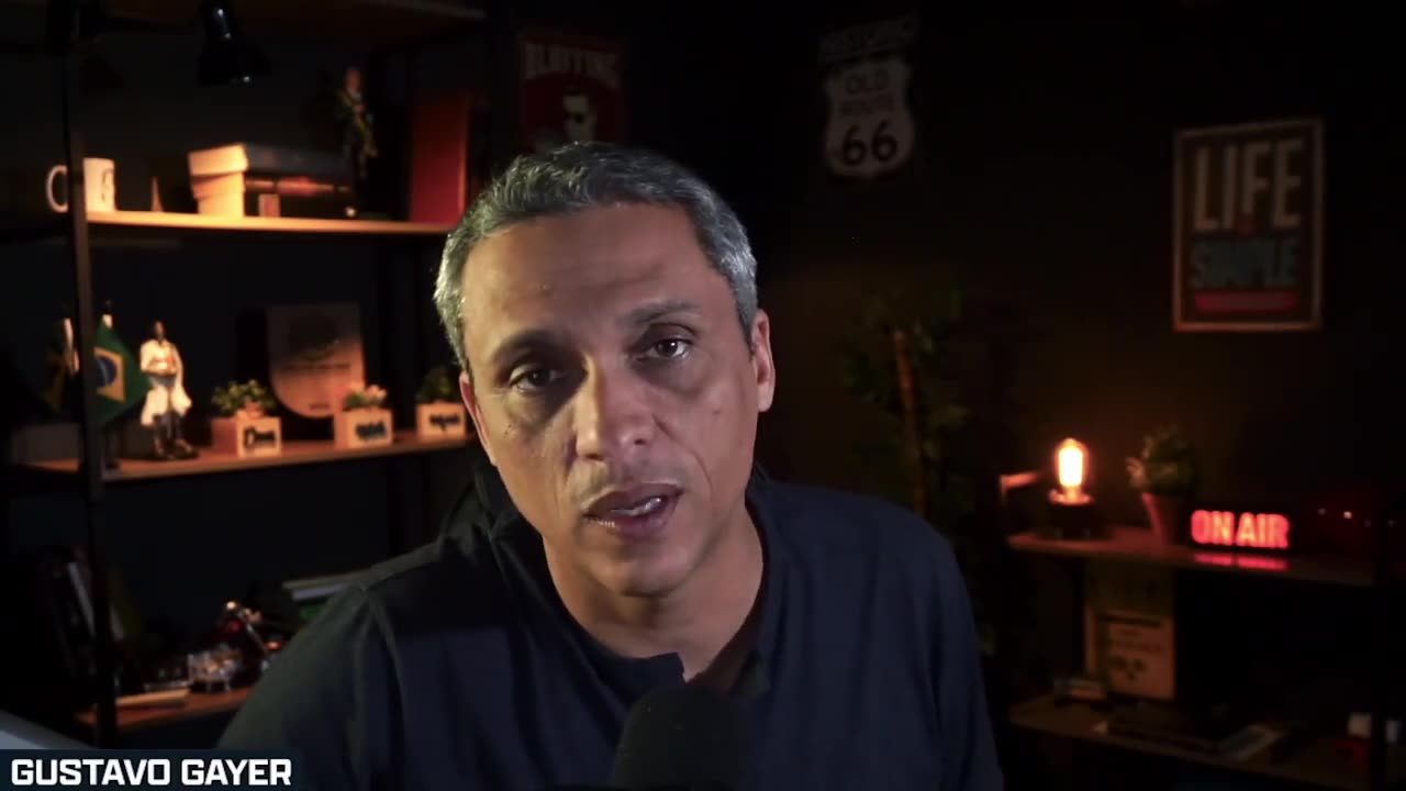 Gustavo Gayer explica como grupos LGBTQIA+ querem iludir crianças e adolescentes em sala de aula