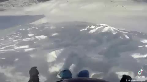 Masiv Avalanche during checking the slope