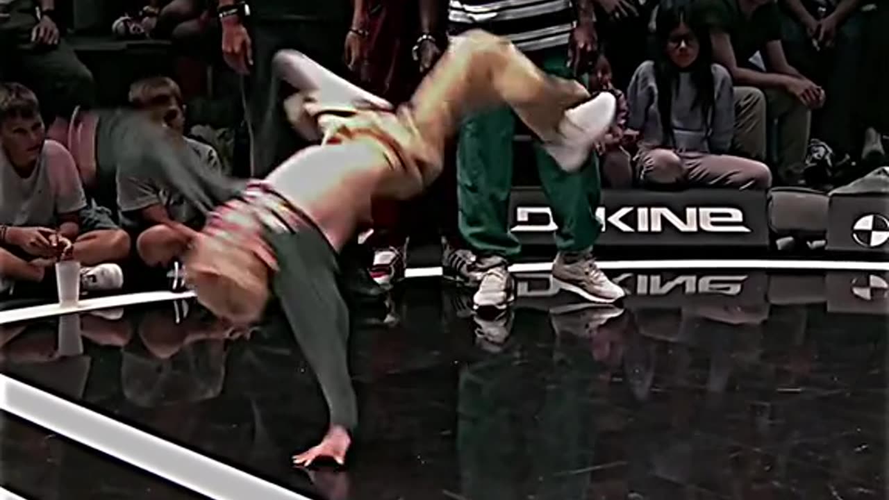 Who hurt this lil brother?! 💀🔥 Bboy Maloy at @Groove 2023 #bboy #breakdance #dancebattle #baile #viral #xyzbca #respect #fypシ