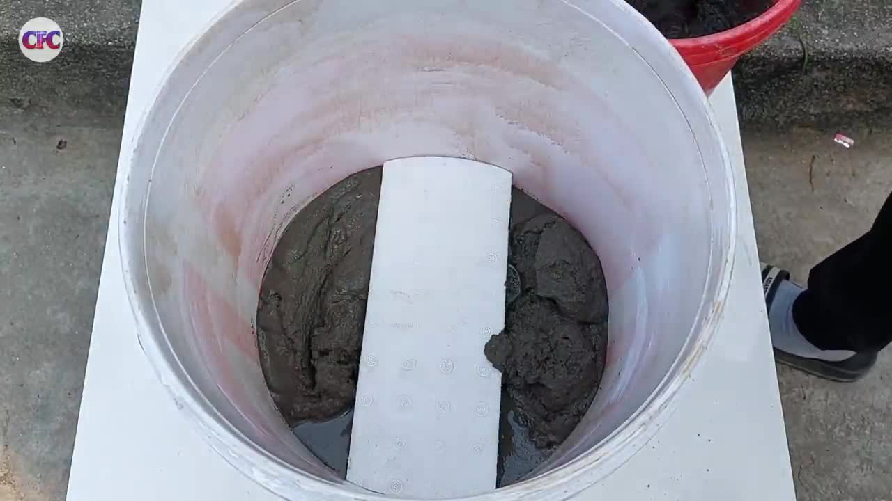 How to cast a smokeless stove with cement and paint bucket