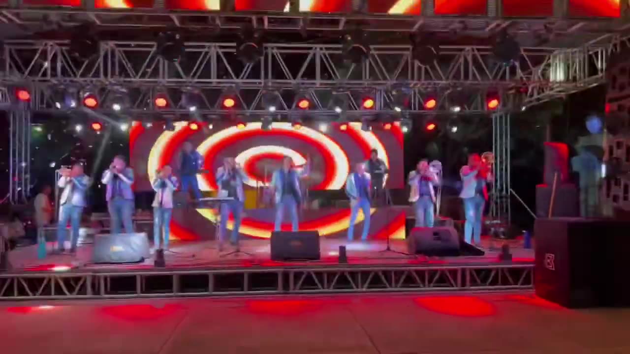 El Compa Pilló — Emmanuel Leon y Sus Elegantes 2022 — De Las Composiciónes