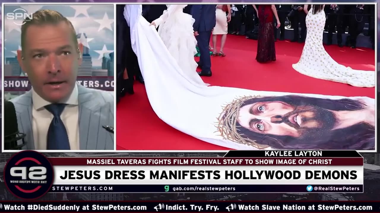 Actress Takes BOLD Stand For CHRIST: Jesus Dress TRIGGERS Hollywood SATANISTS!