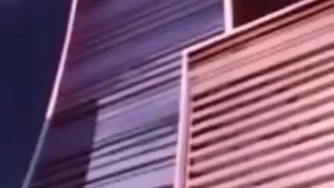 911