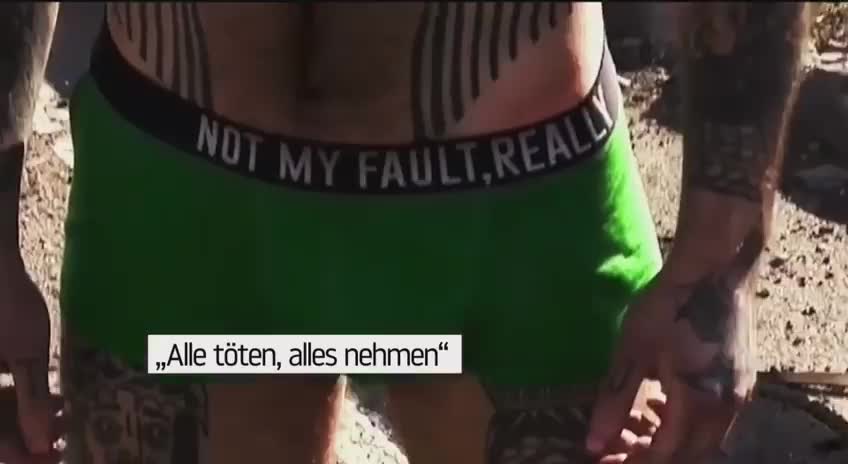 Ukraine: Kriegsgefangene Nazis des Asow-Bataillons zeigen ihre Tätowierungen!
