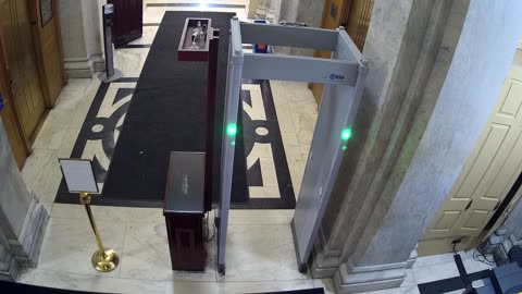 0163USCH01HouseCarriageDoor_2021-01-05_21h01min30s770ms.mp4