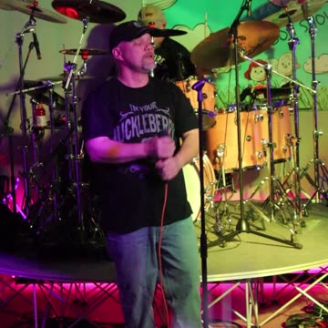 Sour Puss Band sings Puddle Of Mudd's song She Hates Me