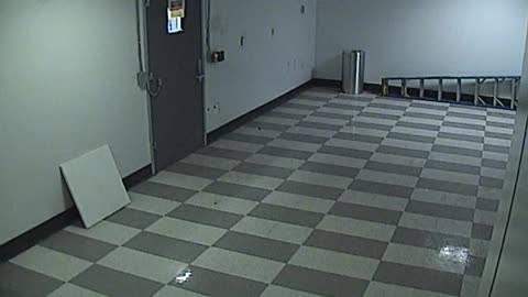 6052RHOBG2G206NorthLobby_2021-01-06_02h00min00s363ms.mp4