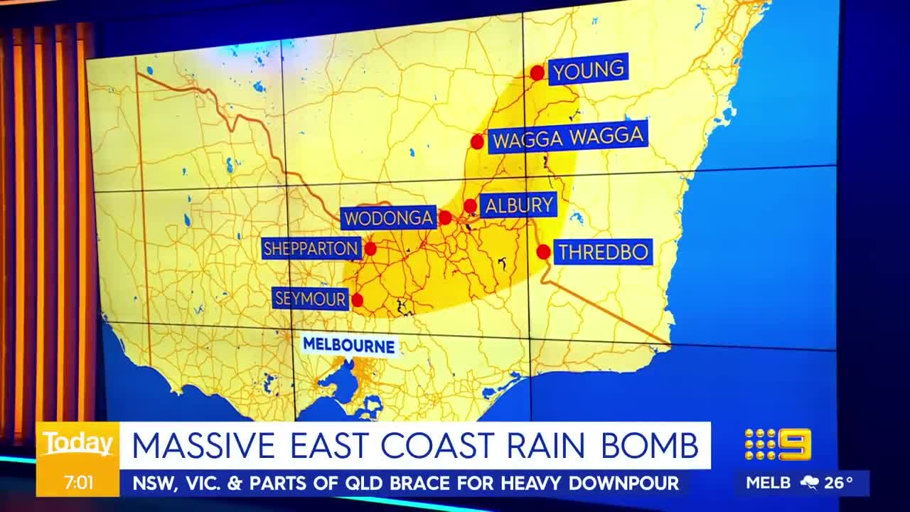 Massive 3000km rainband sweeps across Australia | 9 News Australia