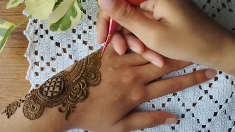 Arabic Henna designs! Very Beautiful and gorgeous Mehndi Design!