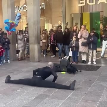 Amazing street show 🇮🇹 Jonathan Anzalone