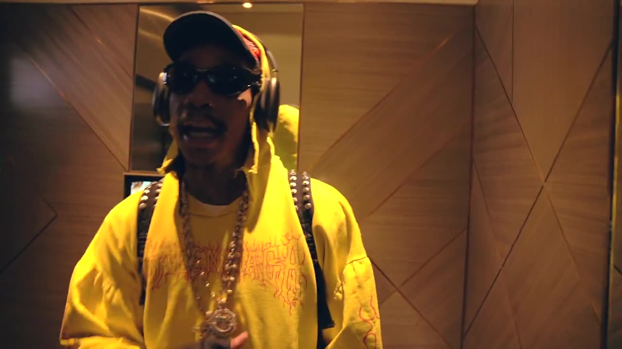 Wiz Khalifa - Roscoes [ Video]