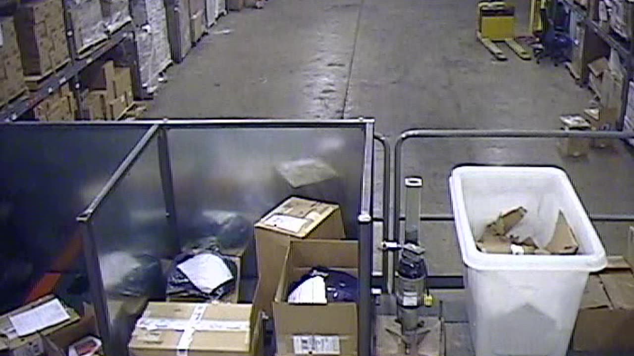 6016WHUGGALoadingDockWA12_2021-01-06_17h40min01s040ms.asf