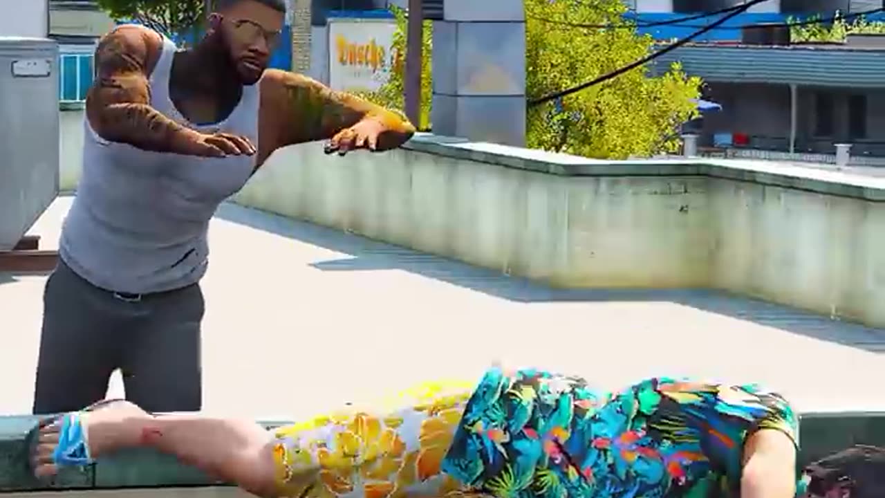 GTA V : FRANKLIN SAVING DOLPHIN FROM MACHAEL