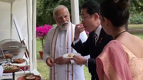 When PM Modi & Japan PM Fumio Kishida had #Golgappa