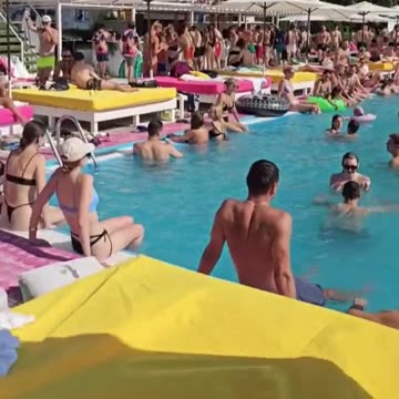 Pool Party in Kiev in the middle of the war