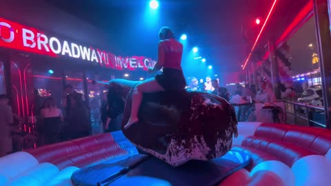 GIRL TAKE ON THE BULL! Benidorm Bull Ride. Mechanical Bull EPIC FAIL