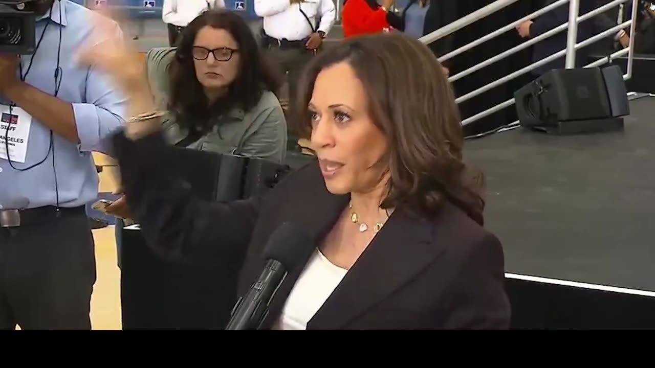 Kamala Harris Parroting Her Favorite Line