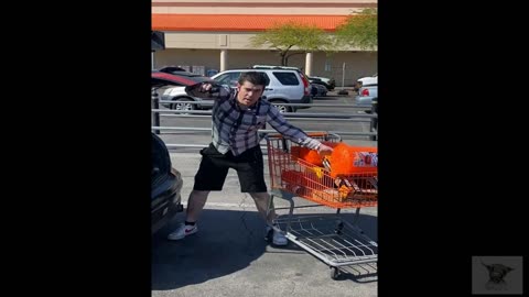 Vegas Shoplifter Pepper Sprays Guy Filming Him