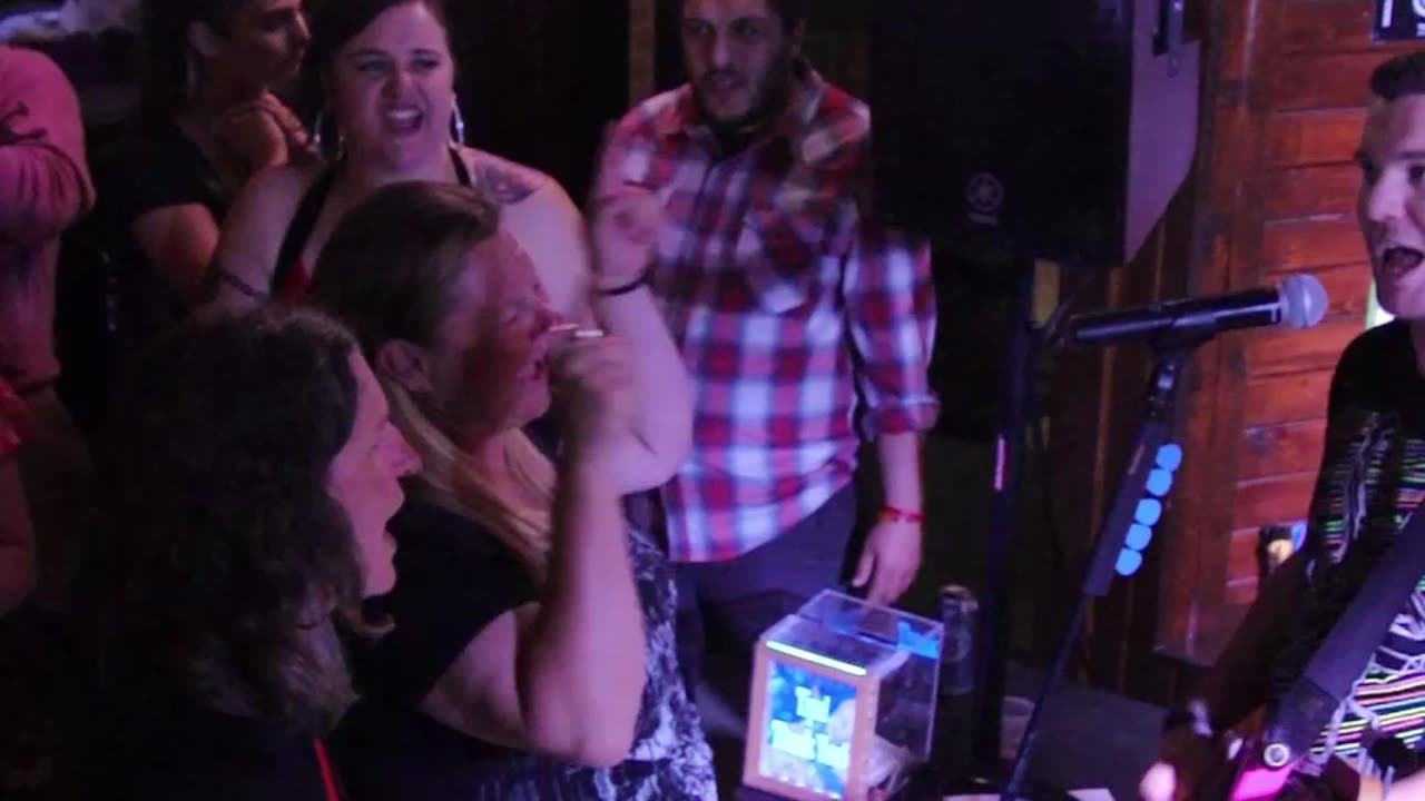 Doozey sings The Middle by Jimmy Eat World at Plank Road Pub