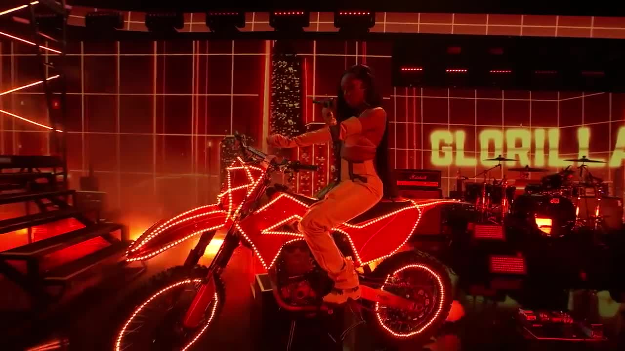 GloRilla, Cardi B - Tomorrow 2 (Live From The 2022 American Music Awards)