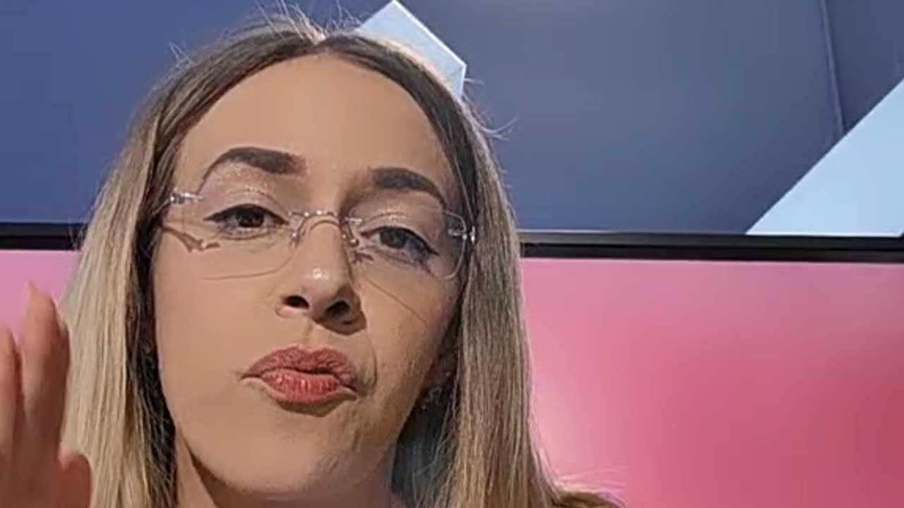 Liderii de stat defazati total. Concerte de mii de € in sate sarace. Sporuri pt angajații guvernului