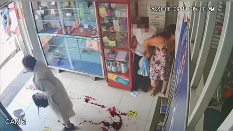 momento exacto de el ataque a las dos mujeres