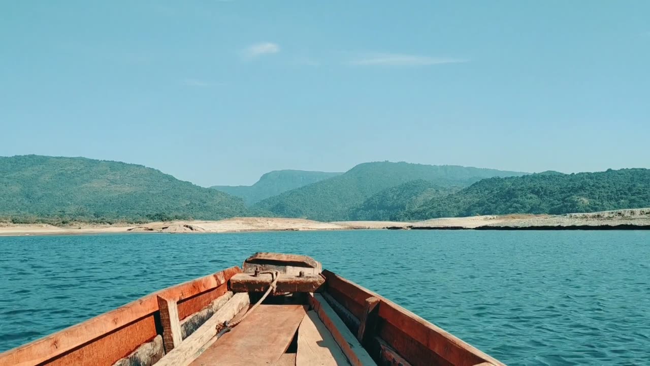 Beautiful scenery boats riding