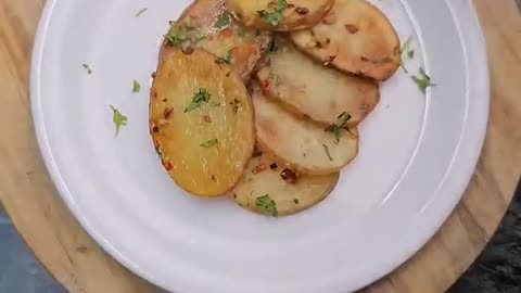 Garlic potatoes chips