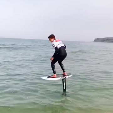 Foiling of the beach oh my god🤔🤔🤔