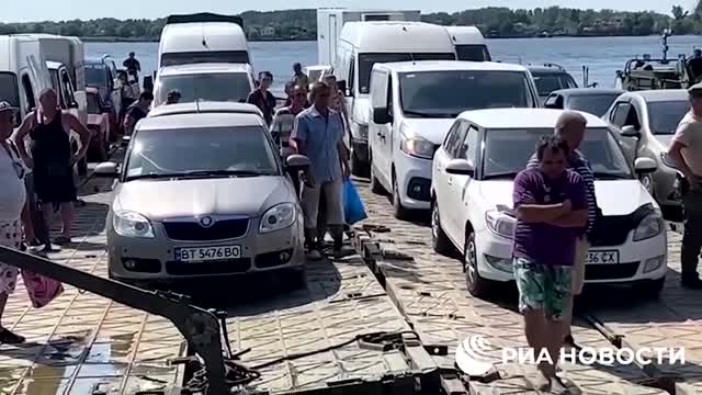 Kherson ferry launched after bridge damaged - RIA