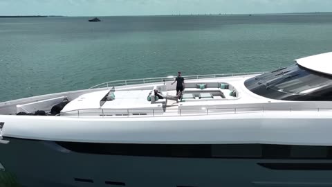 $1 vs $1,000,000,000 Yacht By Mr Beast