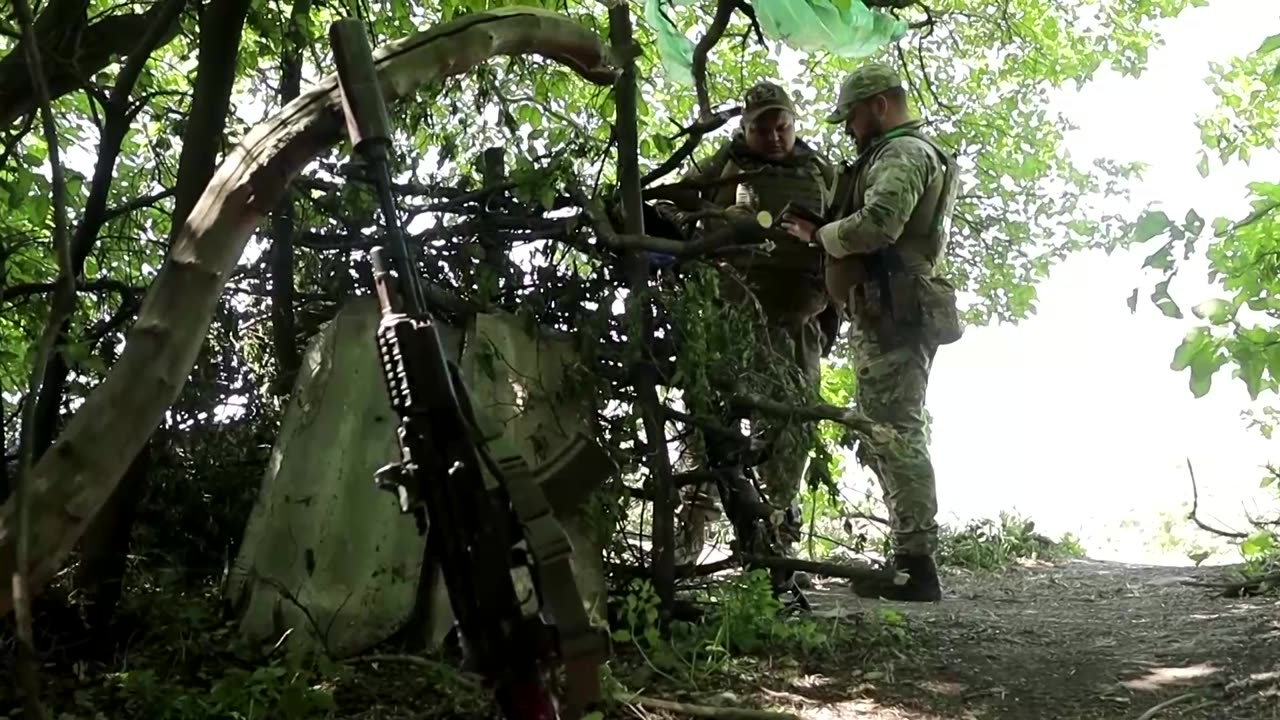Ukraine troops seek to 'trap Russians in Bakhmut'