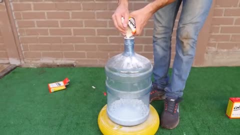 Experiment Giant Coca Cola Balloon VS Mentos4