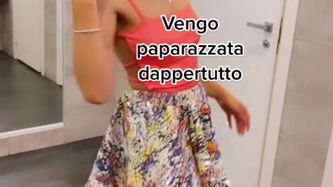 MASHA CAPSIZ ( VENGO PAPARAZZATA ANCHE IN BAGNO )