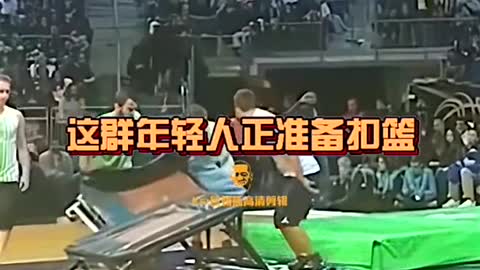 NBA -太解愤啦！一群年轻人看不起清洁工，被老头当场秀操作教育！😂'篮球 '快看NBA 'NBA