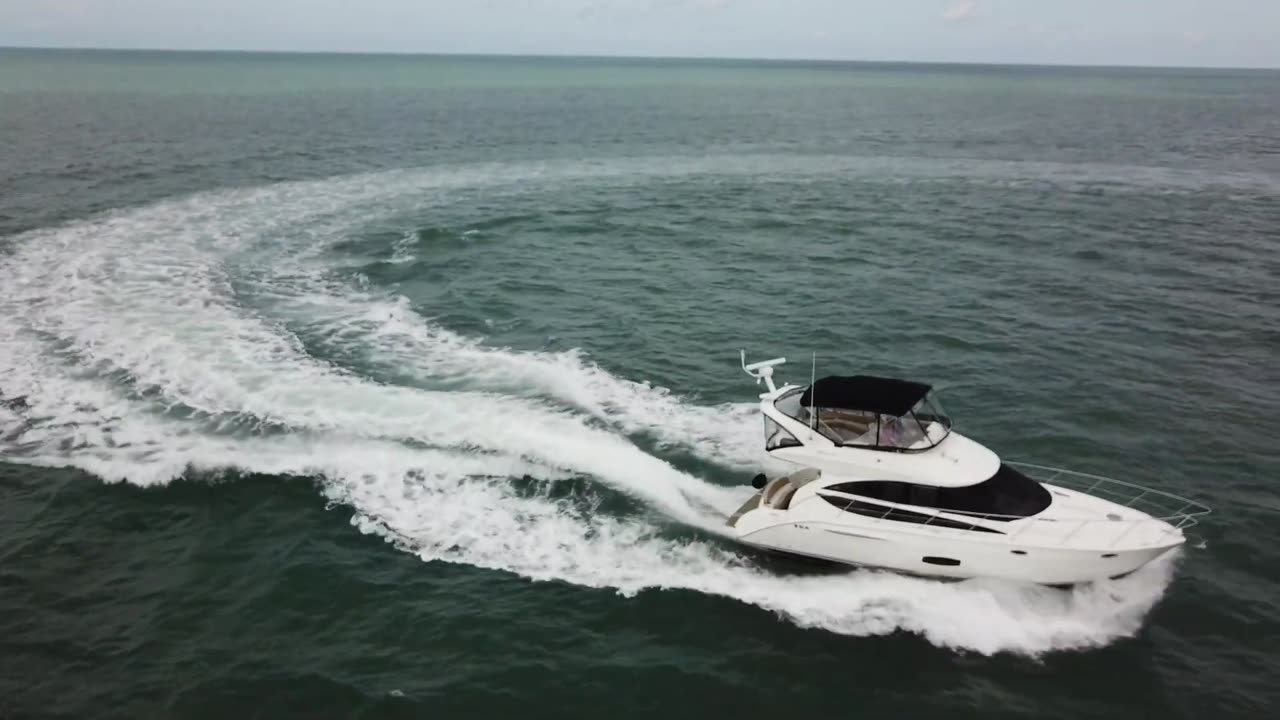 2015 Meridian 391 Sedan Yacht