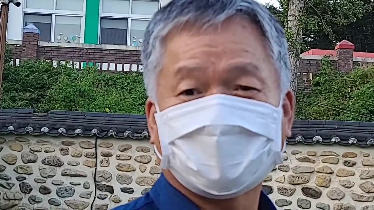 20201005_V3_S02(1DrJrhyB8gE)밀양 홍제사 표충비각 앞에서 국민의 소리를 들어보다. 곧 노워여 하셔 곧 땀을 흘리실거다