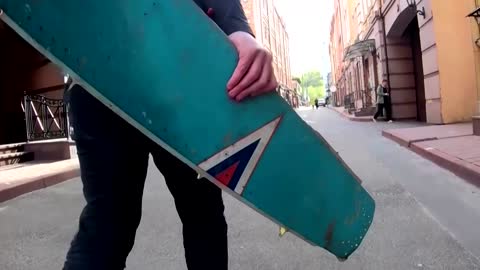 Ukrainian makes keychains from downed Russian jet