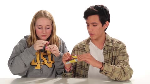 American Teens Try British Chocolates