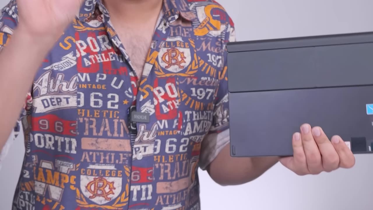 World's FIRST OLED Folding Laptop!