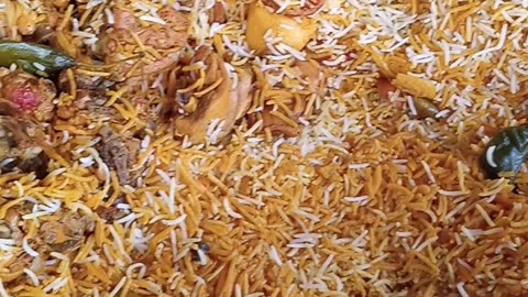 Chicken biryani at street food....https://bux.money/u/524648