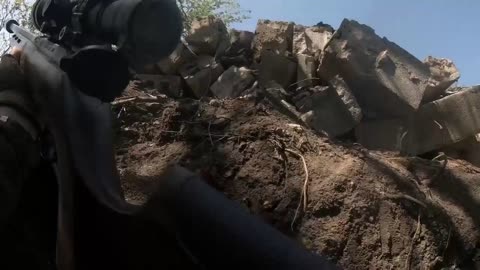 Fight Ukrainian units with the Armed Forces / DPR in the first person.