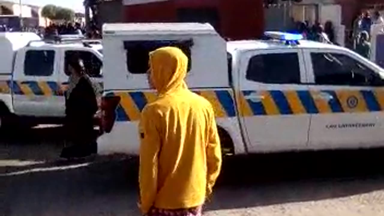 Manenberg mayhem: Mense raid winkel after bhai shoots ‘skelm’