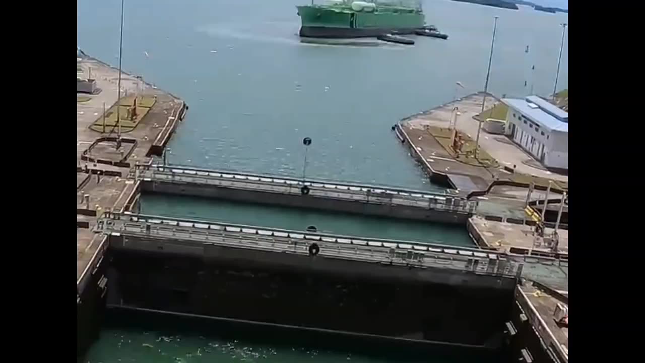 Panama Canal time lapse on one of the locks