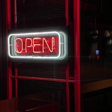 Демонтувати неонову вивіску Тернопіль