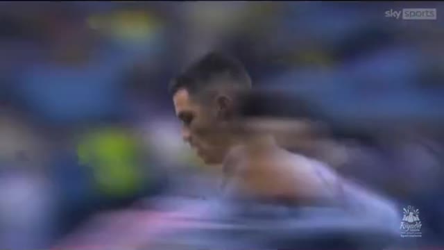 Ronaldo and Messi warm-up before the match