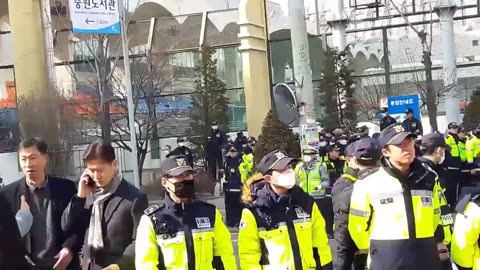 20190223_V3_S01(XhdaaeGkS9g)자한당 전당대회 급습한 분탕들 5.18명단 공개 외치는 시민들에게 아작나다!