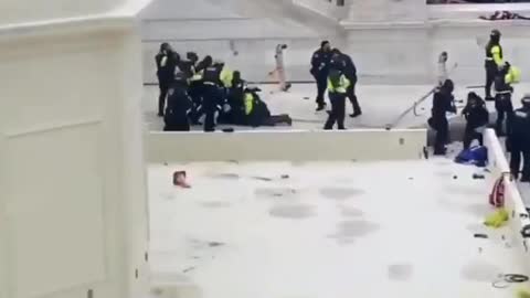 THEY DON'T WANT YOU TO SEE THIS- US Capital Police REPEATEDLY BEAT a Patriot